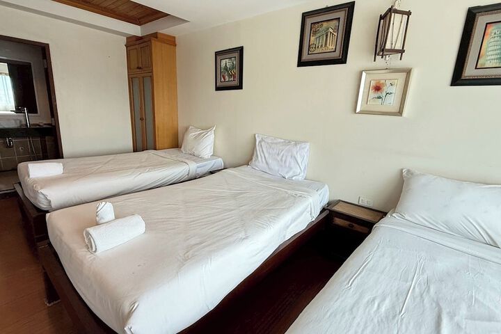 Room 9 of 121