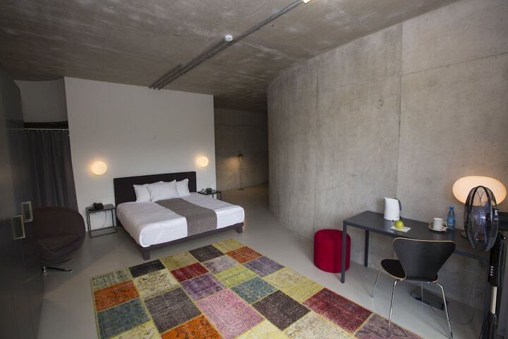Room 9 of 67