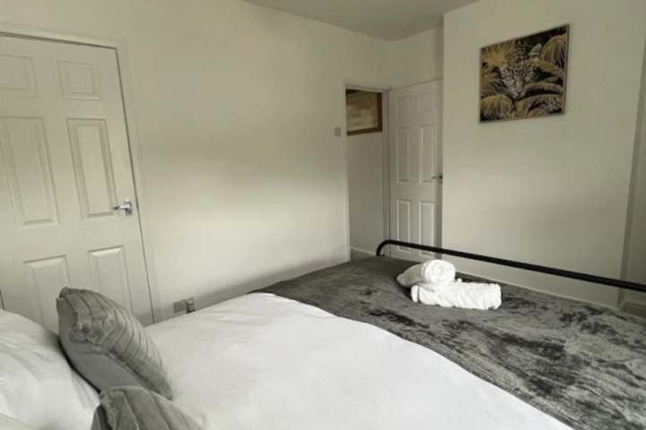 Room 3 of 12