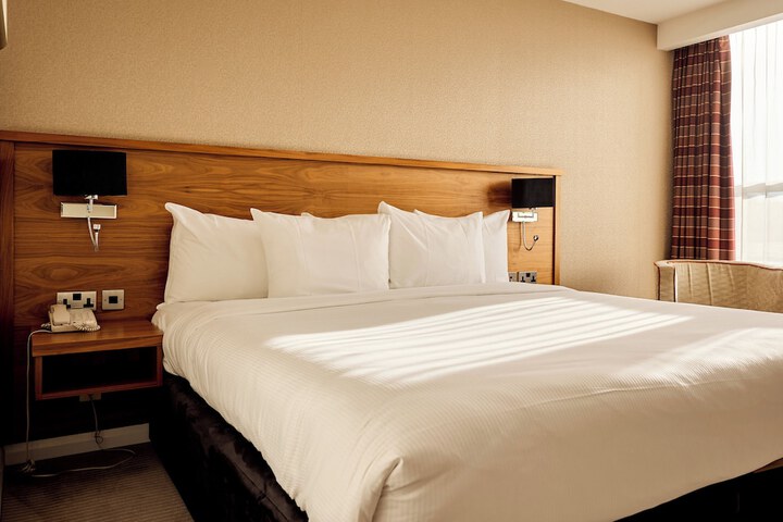 Room 106 of 292