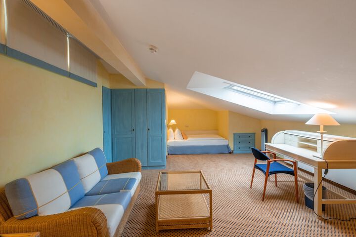 Room 10 of 44