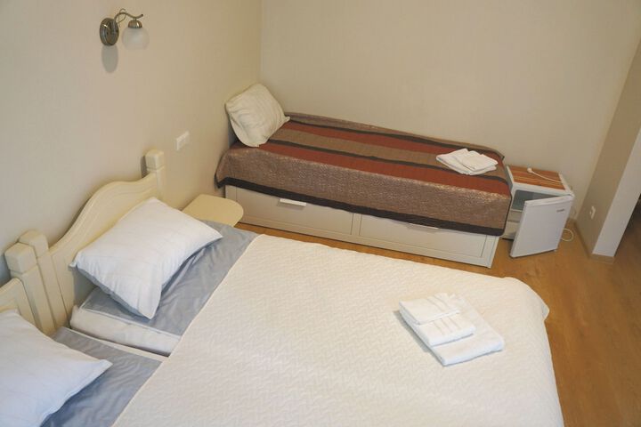 Room 7 of 30