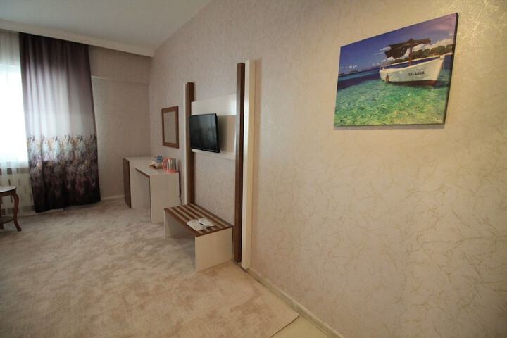 Room 12 of 12