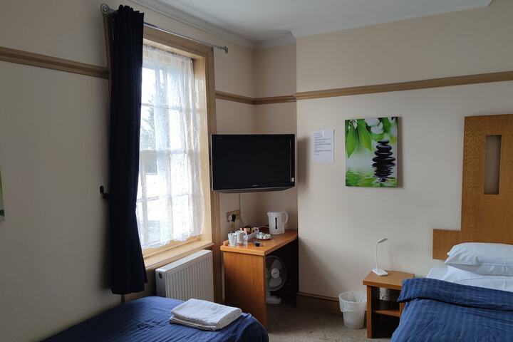 Room 9 of 49