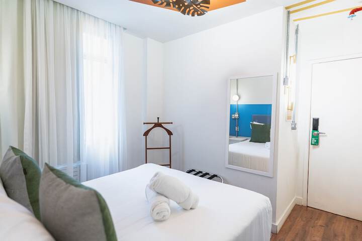 Room 10 of 48