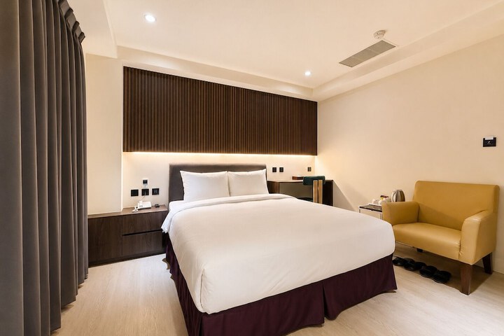 Room 85 of 160
