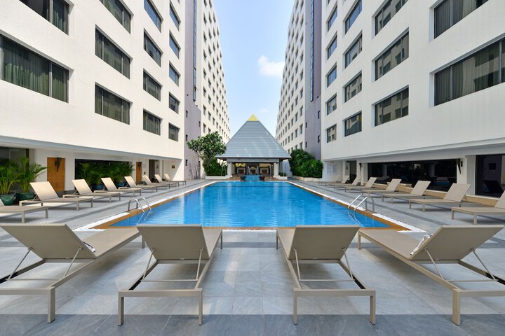 Pool 39 of 125