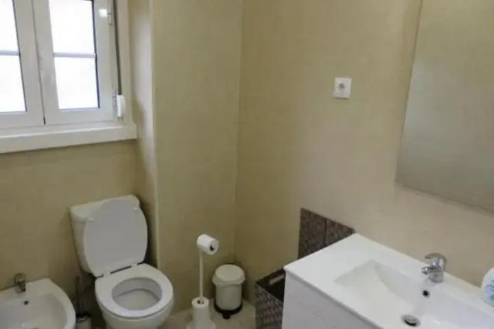 Room 7 of 14