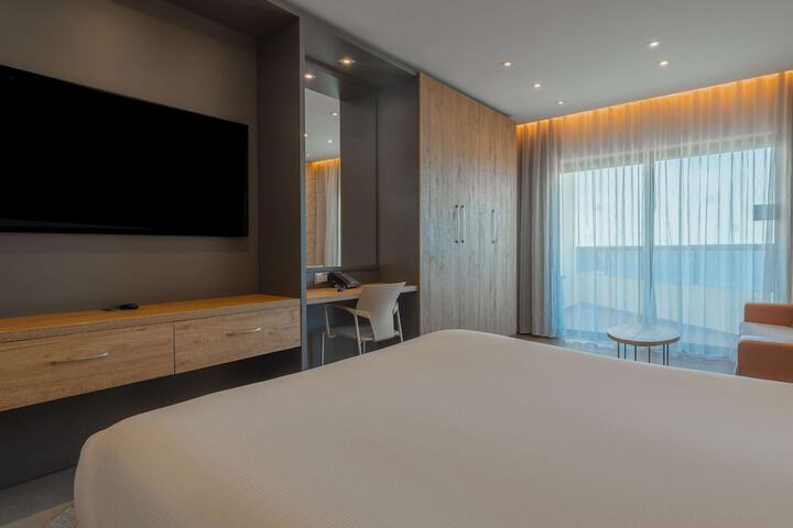 Room 42 of 114