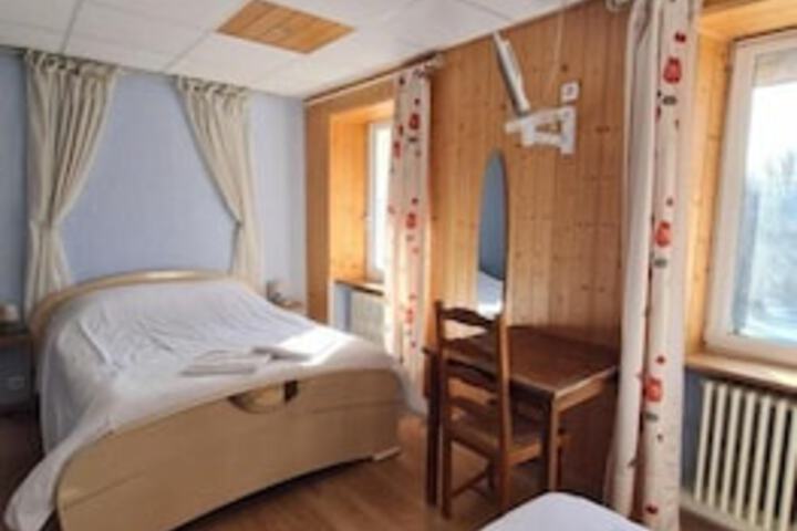 Room 17 of 40