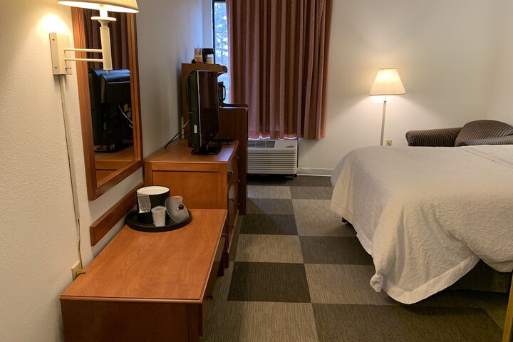 Double Bed Accessible (9 of 9)
