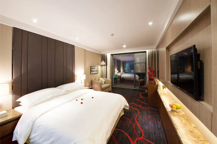 Room 3 of 15