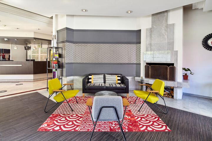 Entrance & Lobby