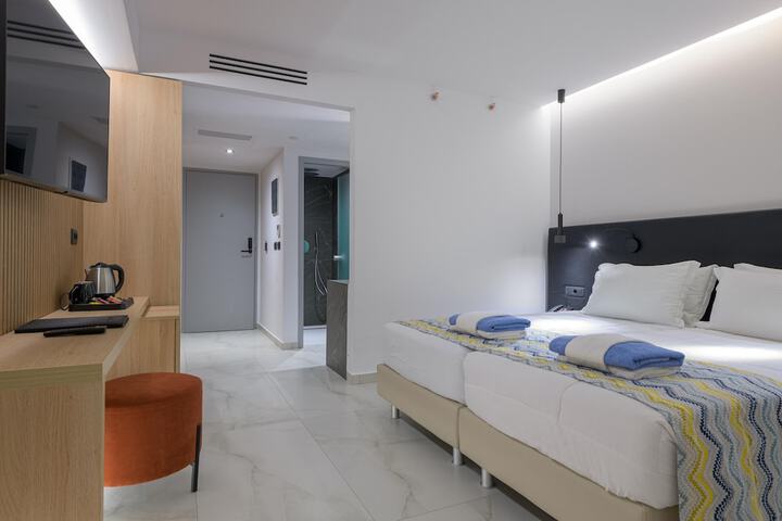 Room 40 of 154