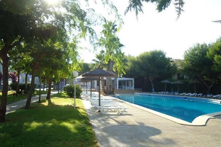 Hotel with Pool