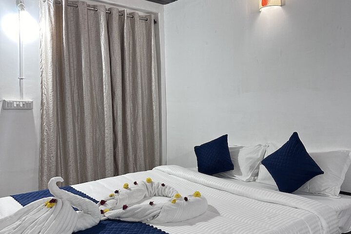 Room 2 of 9