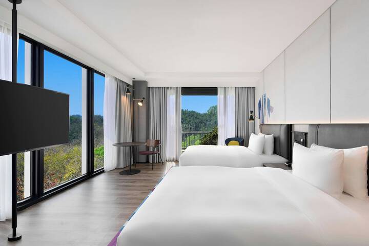 Room 10 of 46