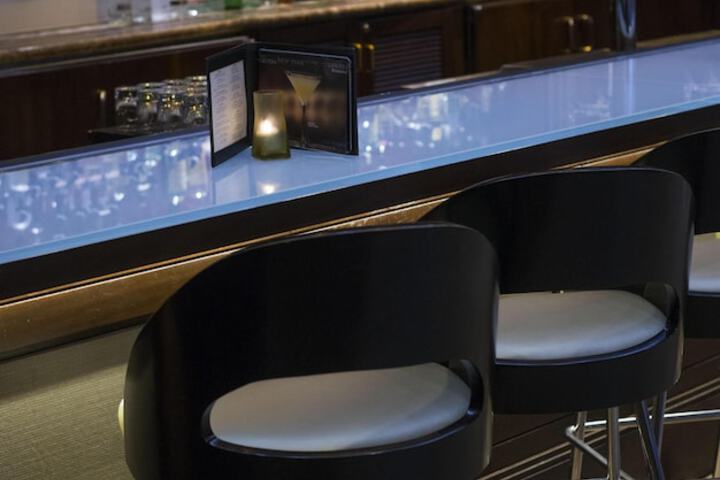 Lounge 69 of 79