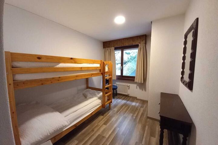 Room 11 of 23