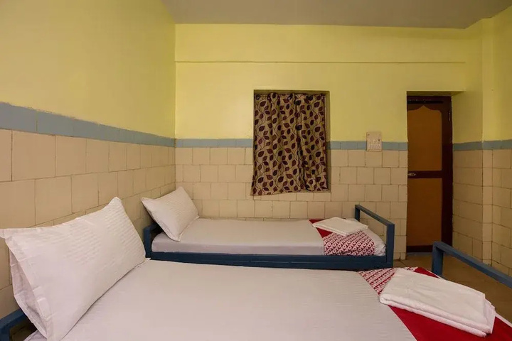 Room 4 of 13