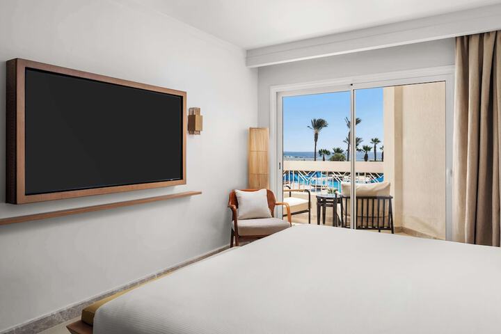 Room 44 of 199