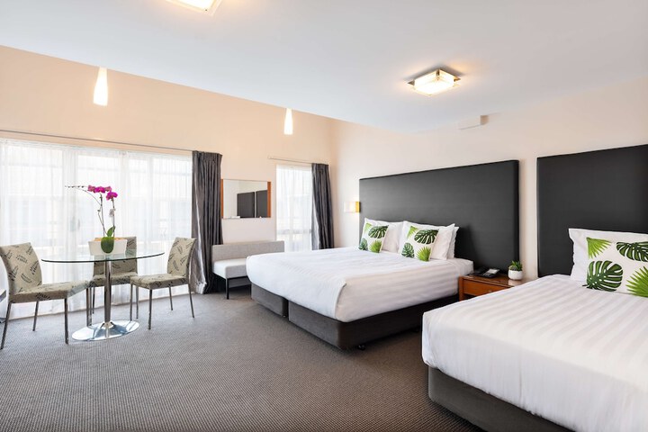 Room 25 of 117