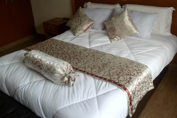 Room 4 of 22