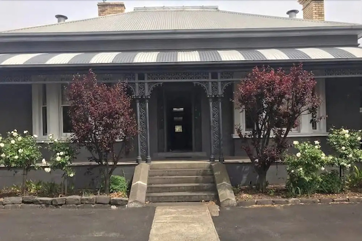 Newport Home Stay and Lodge