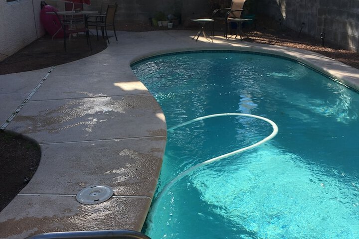 Pool 19 of 30