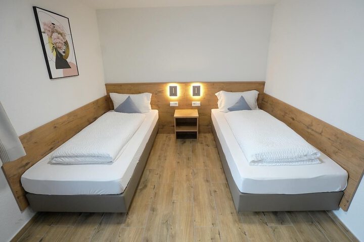 Room 4 of 24