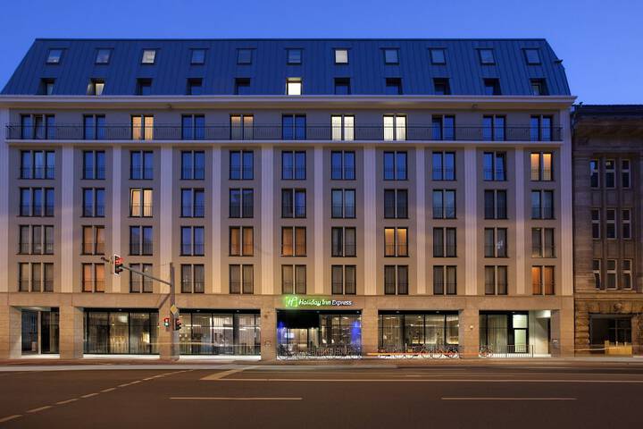 Hotel 70 of 77
