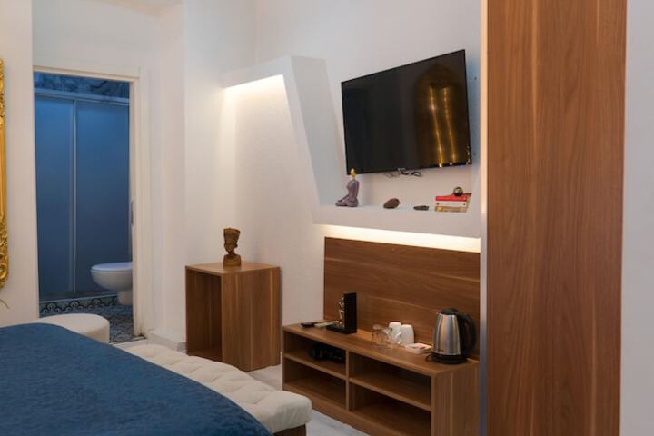 Room 16 of 50