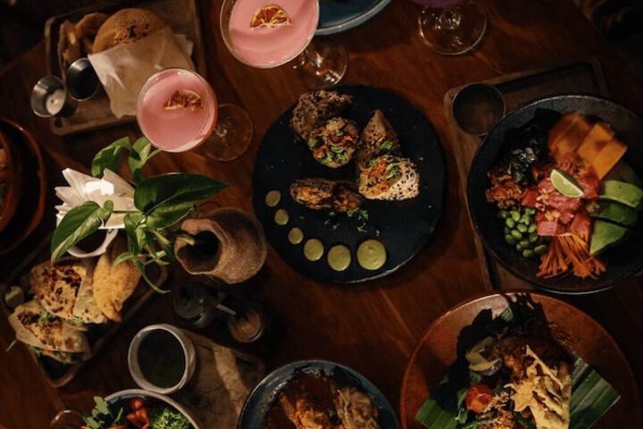 Dining 47 of 58