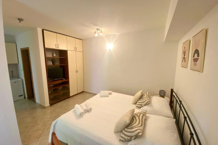 Room 2 of 13