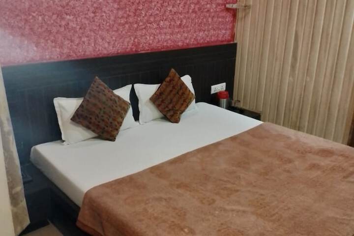 Room 3 of 14