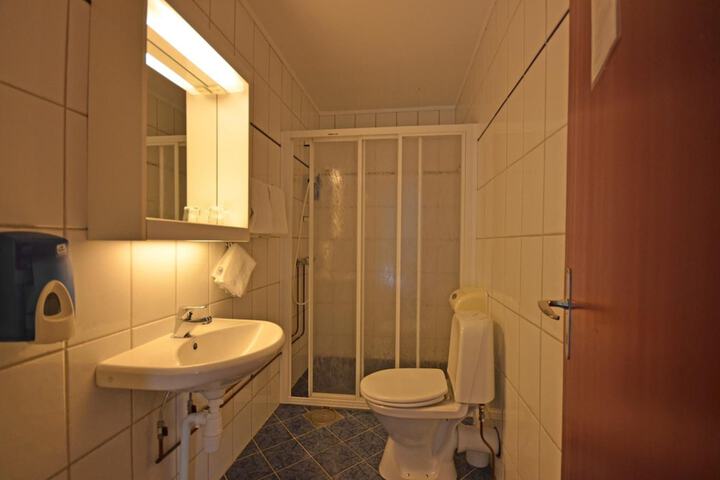 Room 15 of 53