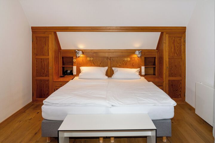 Room 192 of 395
