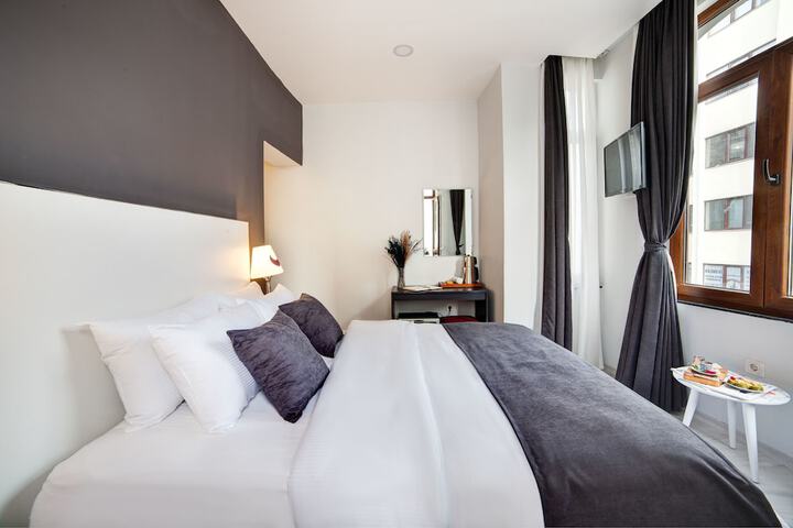 Room 10 of 53