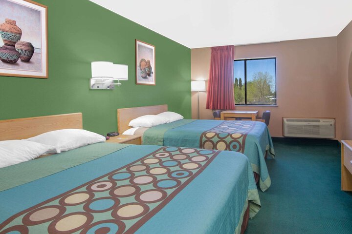 Room 10 of 15
