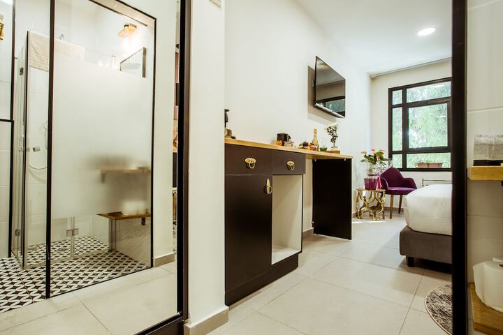Room 14 of 30