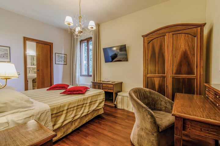 Room 48 of 185