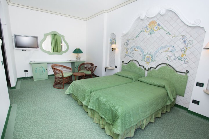 Room 10 of 49