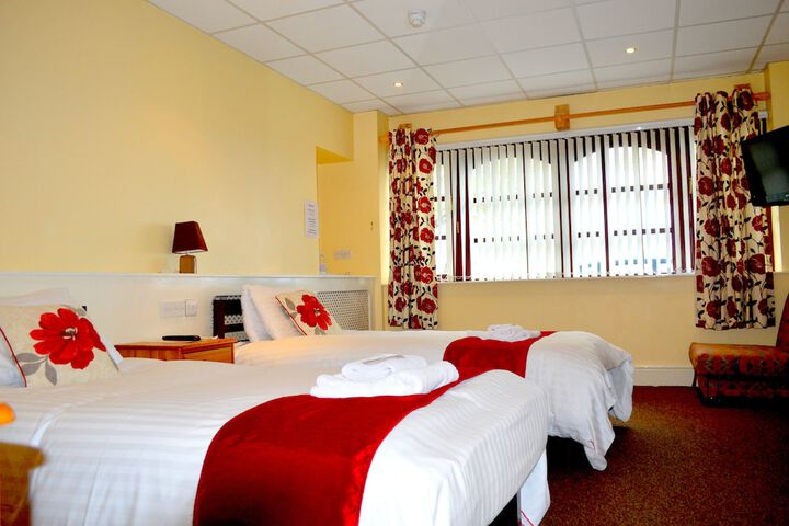 Room 32 of 47