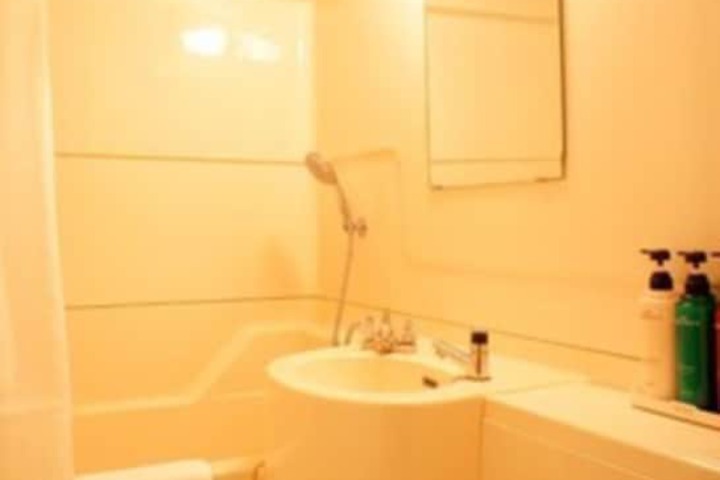 Room 12 of 26