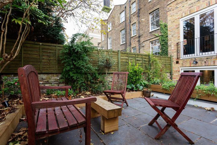 Terrace/Patio 3 of 8