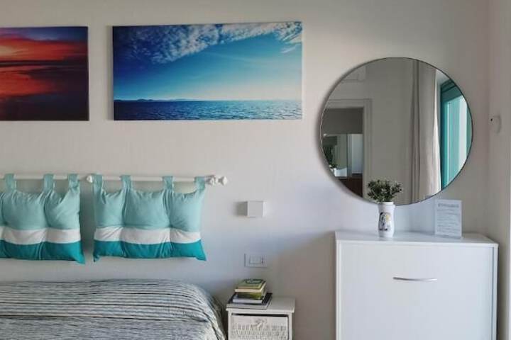 Room 2 of 53
