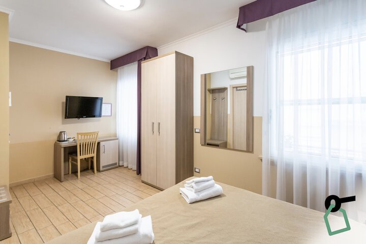 Room 18 of 34