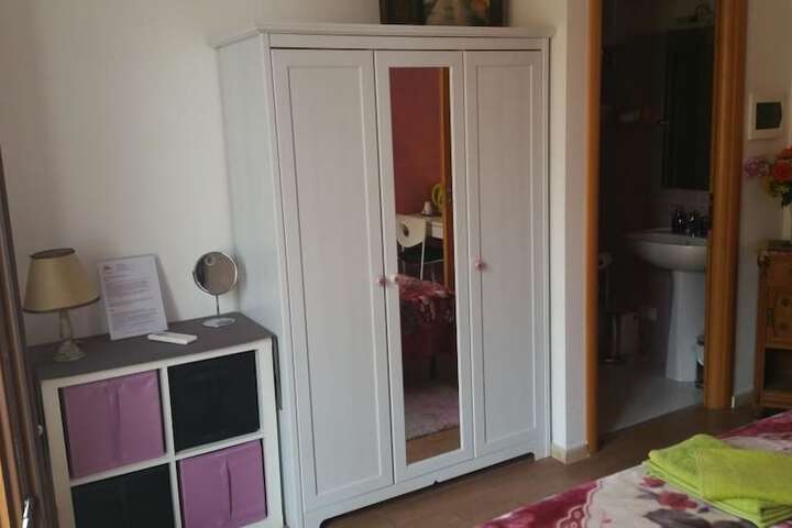 Room 4 of 38