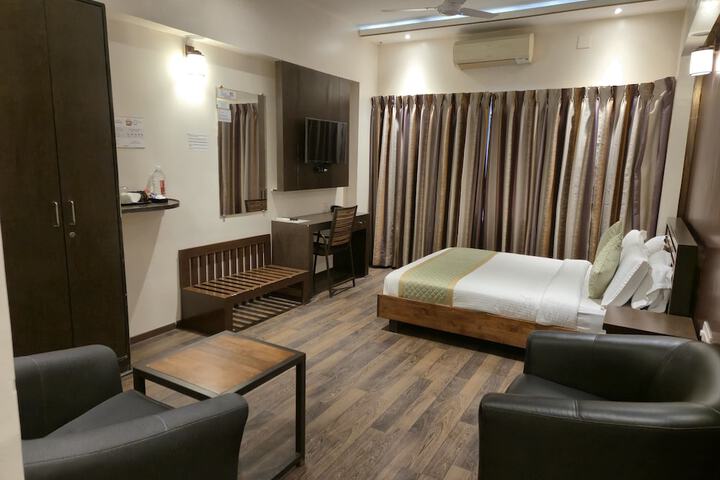 Room 8 of 25