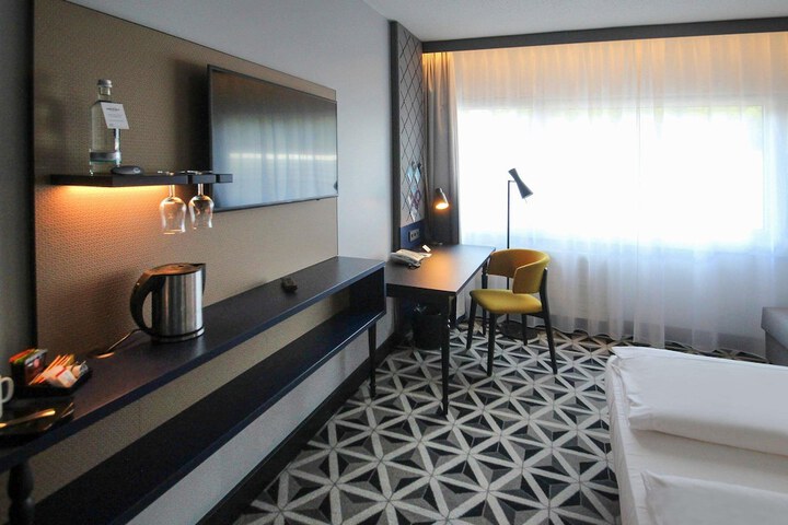 Room 13 of 46
